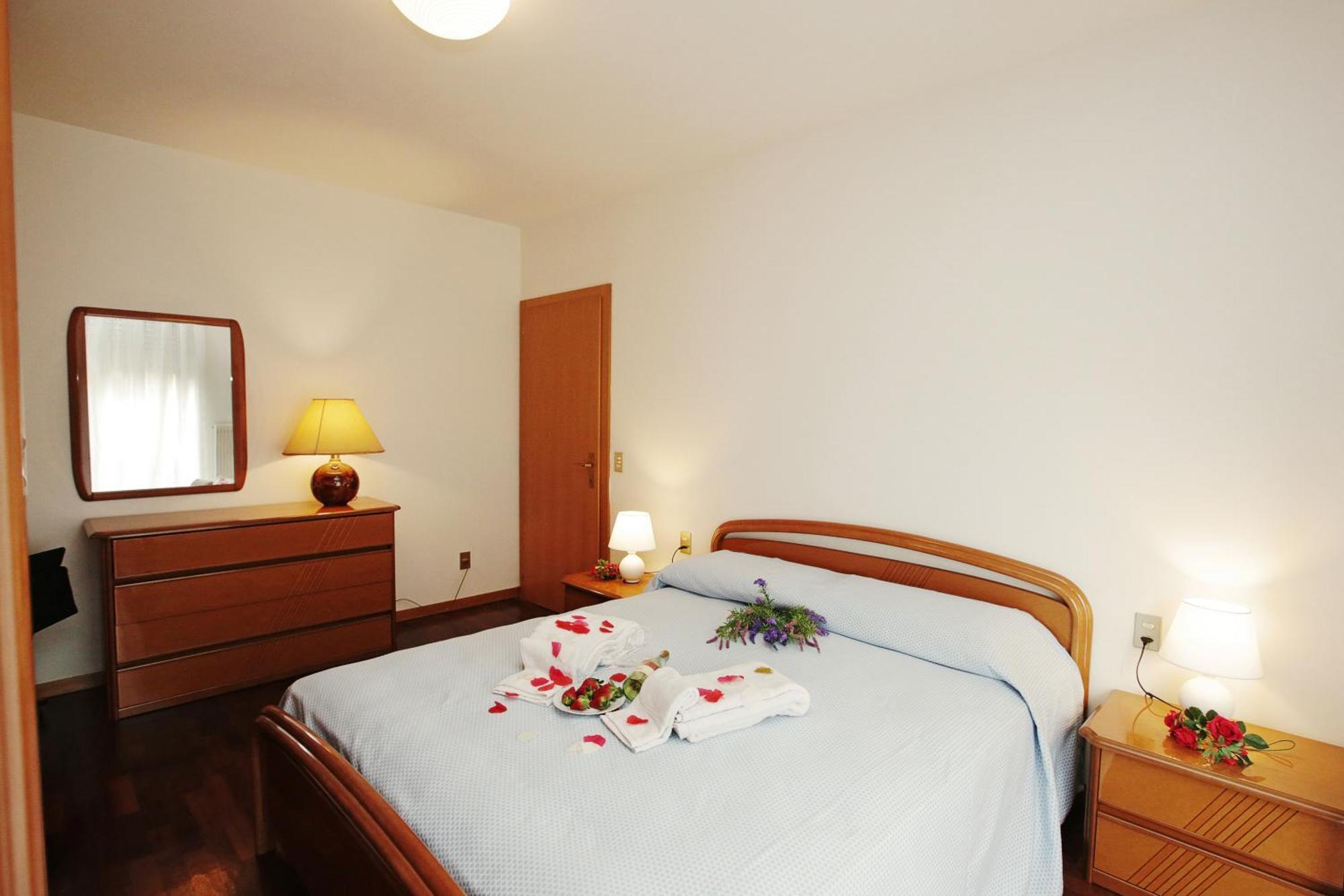Appartamento Emma - Happy Rentals Riva del Garda Bagian luar foto