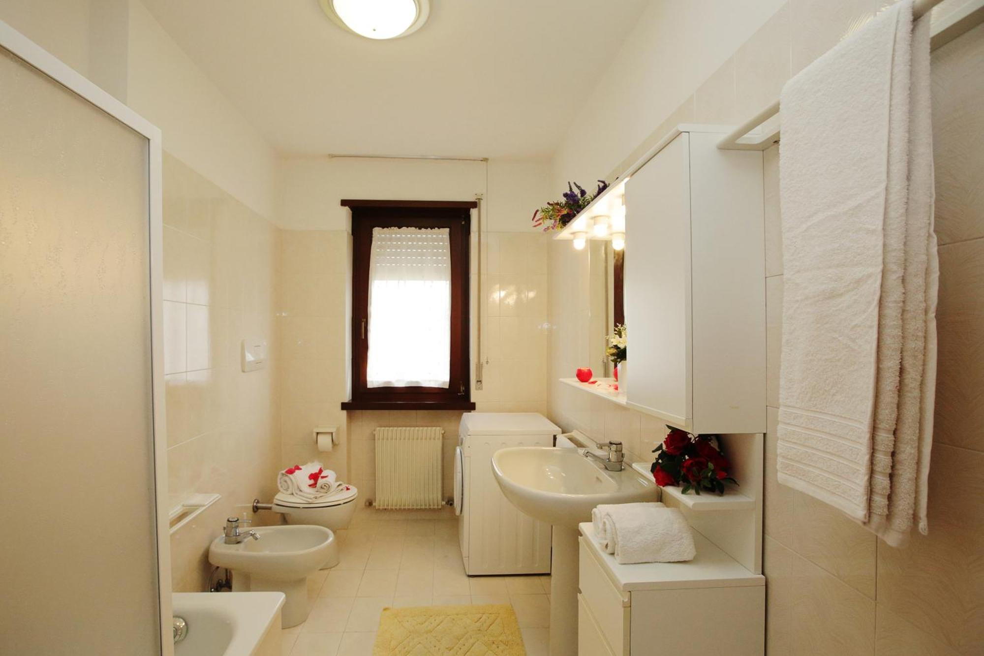 Appartamento Emma - Happy Rentals Riva del Garda Bagian luar foto