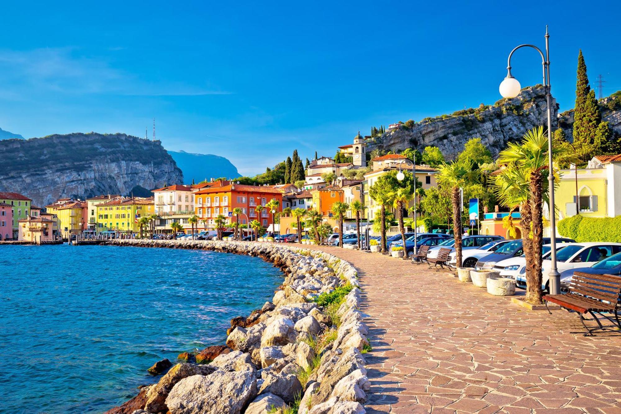 Appartamento Emma - Happy Rentals Riva del Garda Bagian luar foto